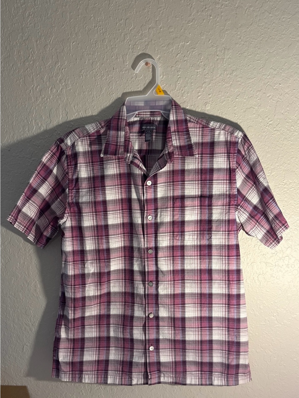 Van Heusen Men's Pink and White Plaid Short-Sleeve Button-Down Shirt